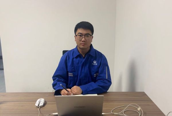 工作中的林建云